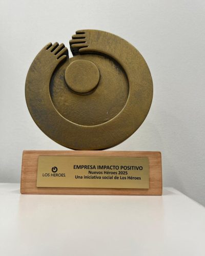 3- Premio Los Heroes (galvano)